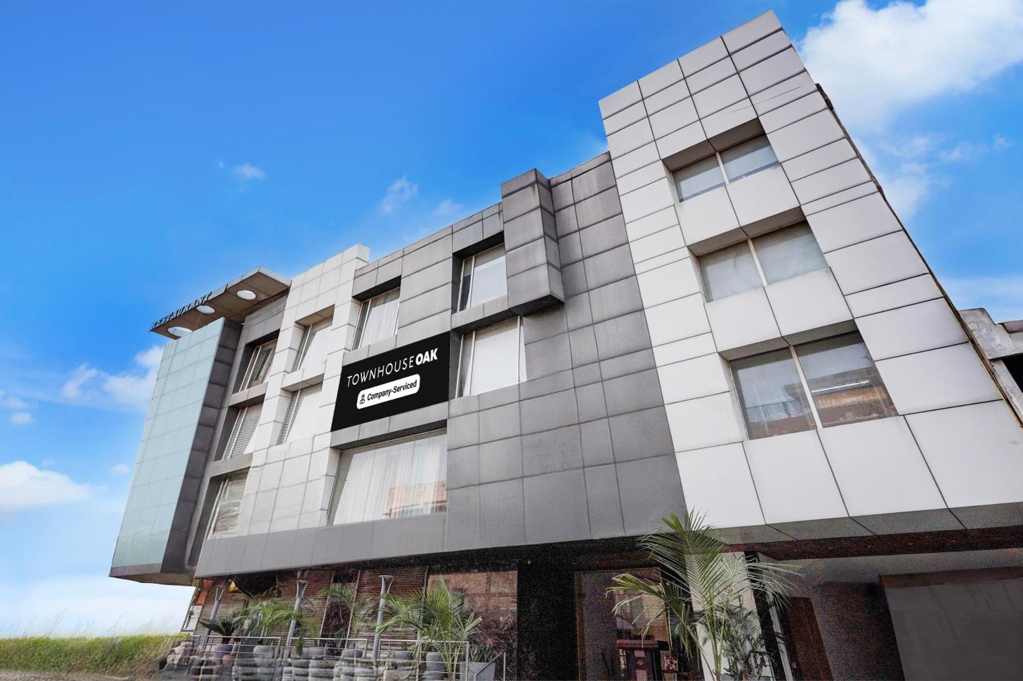 Townhouse Oak Agra Near Sultanganj Puliya Formerly Bb Grand Εξωτερικό φωτογραφία
