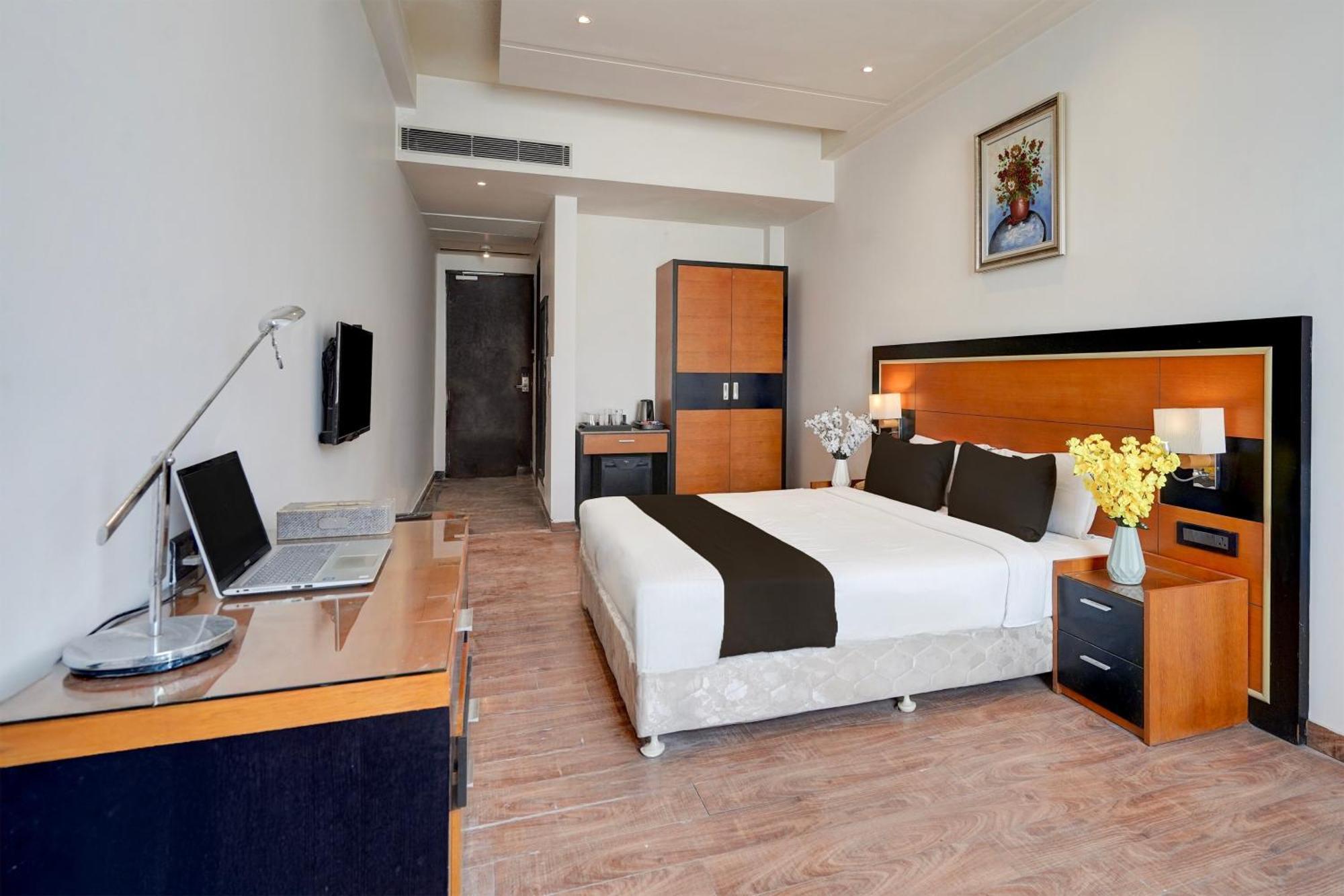 Townhouse Oak Agra Near Sultanganj Puliya Formerly Bb Grand Εξωτερικό φωτογραφία