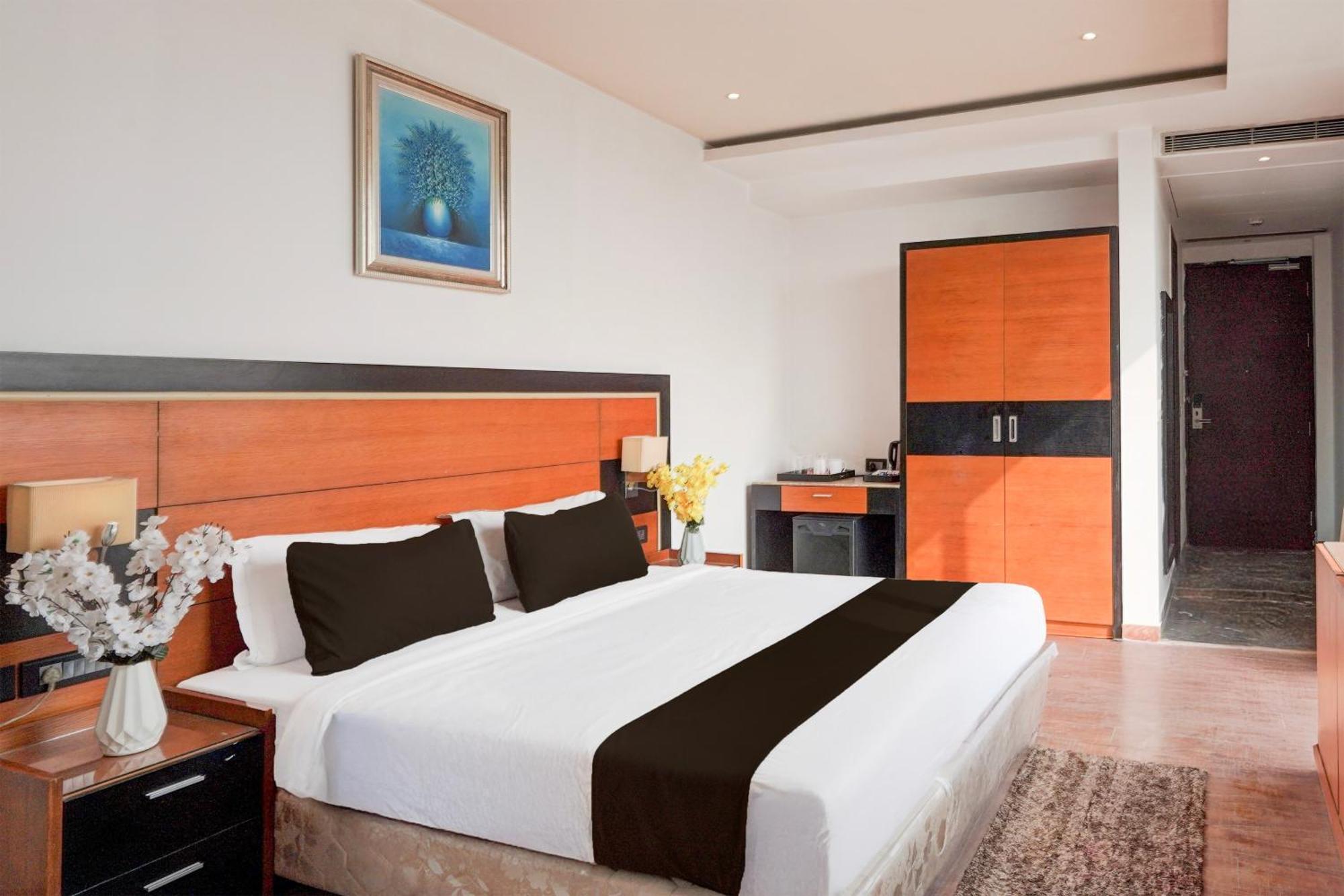 Townhouse Oak Agra Near Sultanganj Puliya Formerly Bb Grand Εξωτερικό φωτογραφία